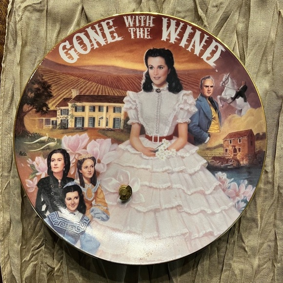 GONE WITH THE WIND MUSICAL PLATE FIRST IN SERIES Tara: Scarlett’s True Love - Picture 1 of 3